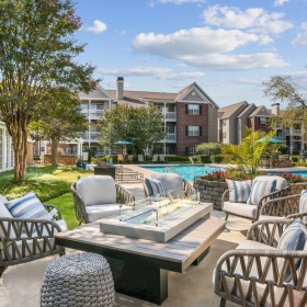 Cozy Outdoor Fire Table & Lounge