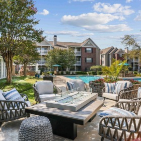 Cozy Outdoor Fire Table & Lounge Cozy Outdoor Fire Table & Lounge